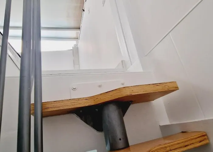 Elegant 3 Bedrooms, Wifi Free 阿德耶