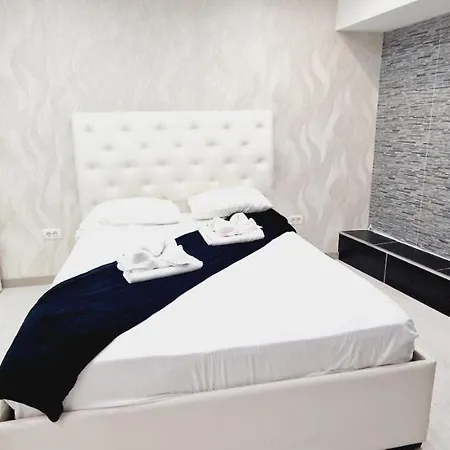 Elegant 3 Bedrooms, Wifi Free Hébergement de vacances *