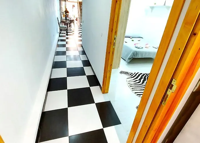 Elegant 3 Bedrooms, Wifi Free *