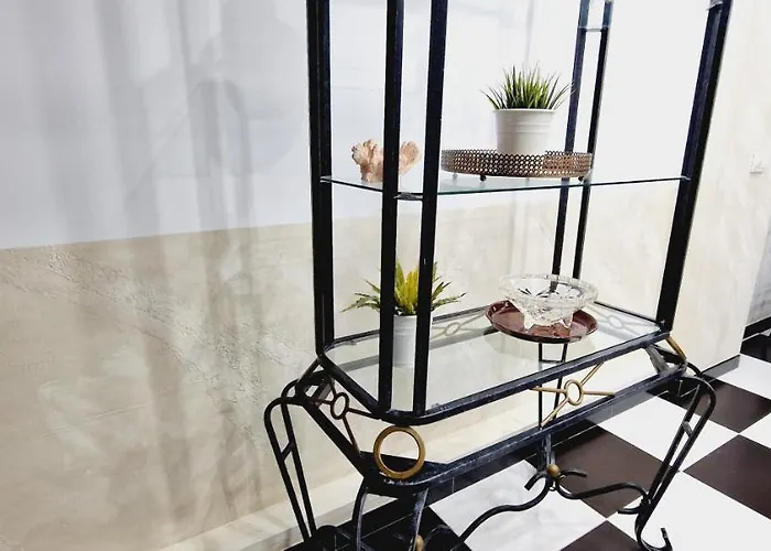 Elegant 3 Bedrooms, Wifi Free * Адехе